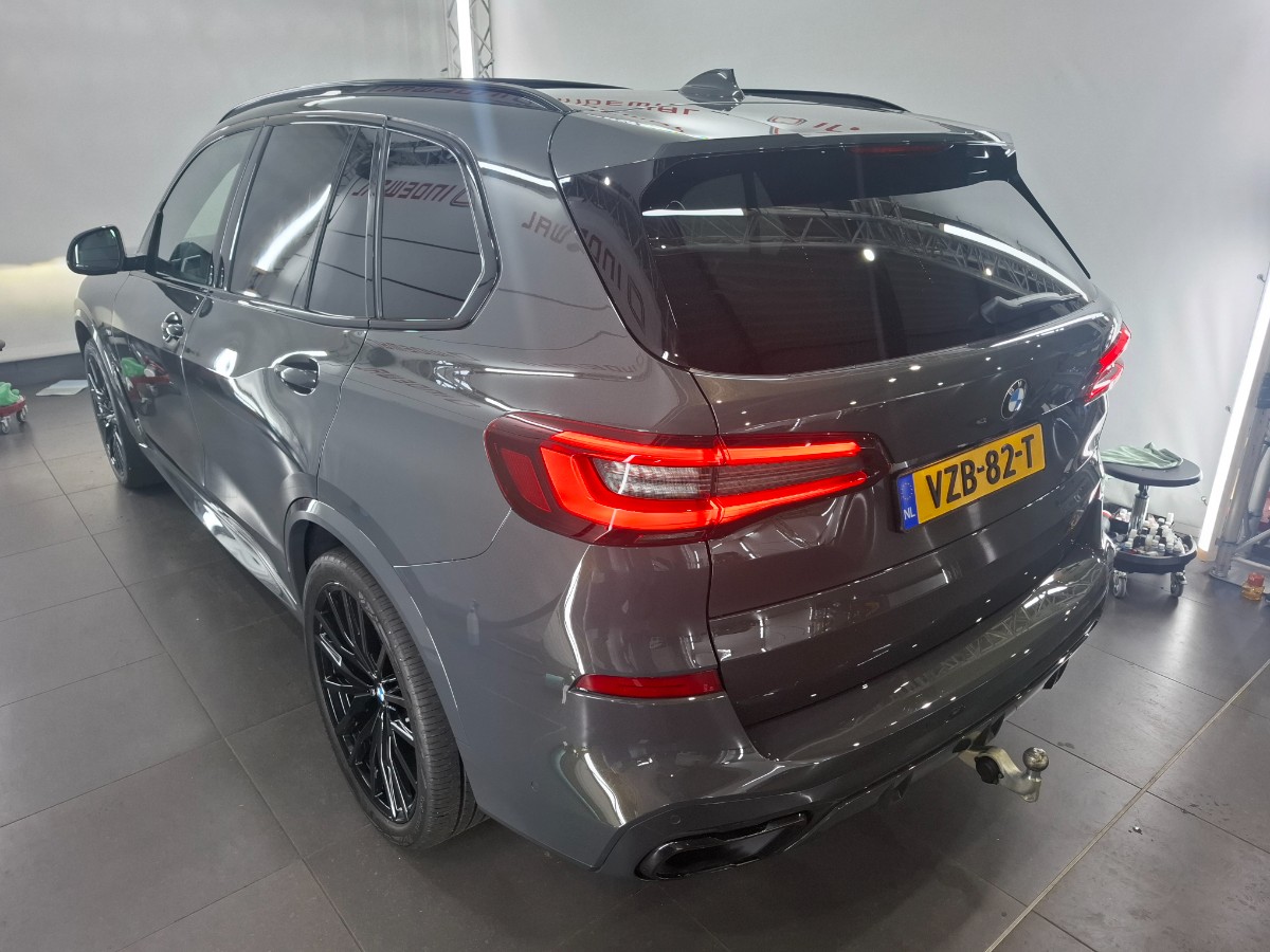 BMW X5 Xdrive 40d | Grijs kenteken | 22″ LMV | Trekhaak elekt. | Pano | HiFi | Soft-close | Innovation | DRAVITGRAU