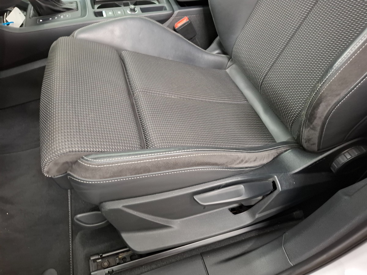 Audi Q3 35TFSI 150PK S-tronic S-edition Metallic stoelverwarming