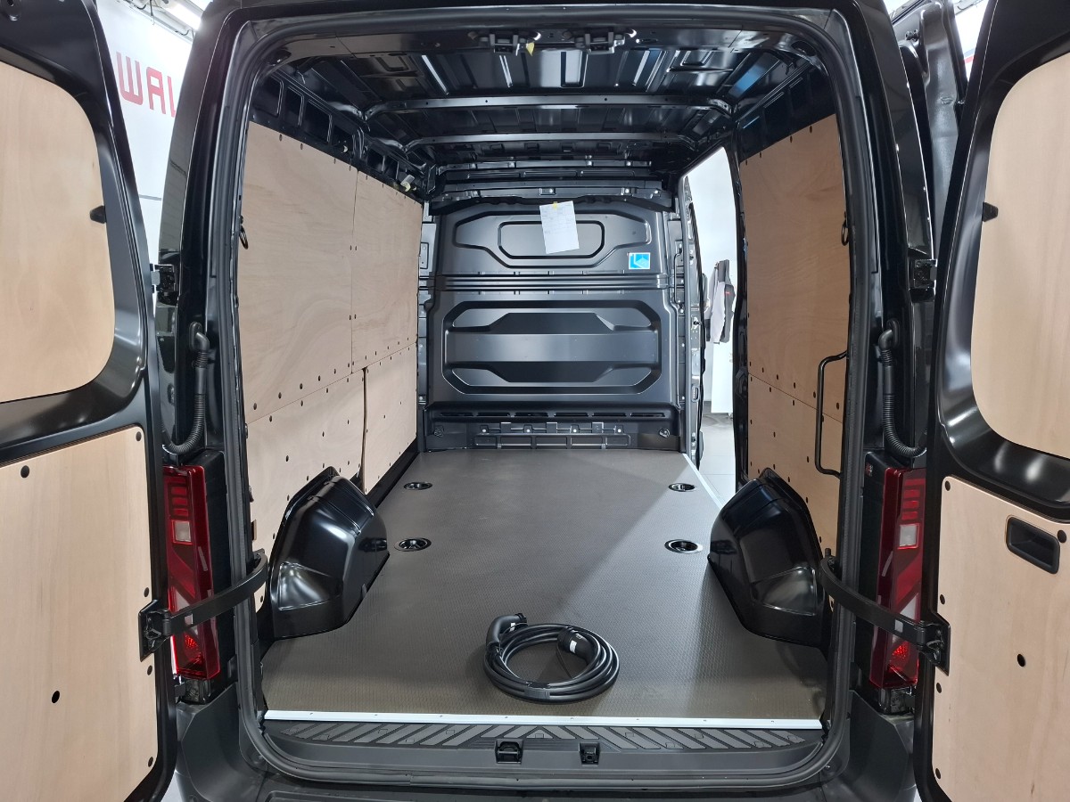 Renault Master GB L2H2 T35 E-Tech 140 pk long range extra