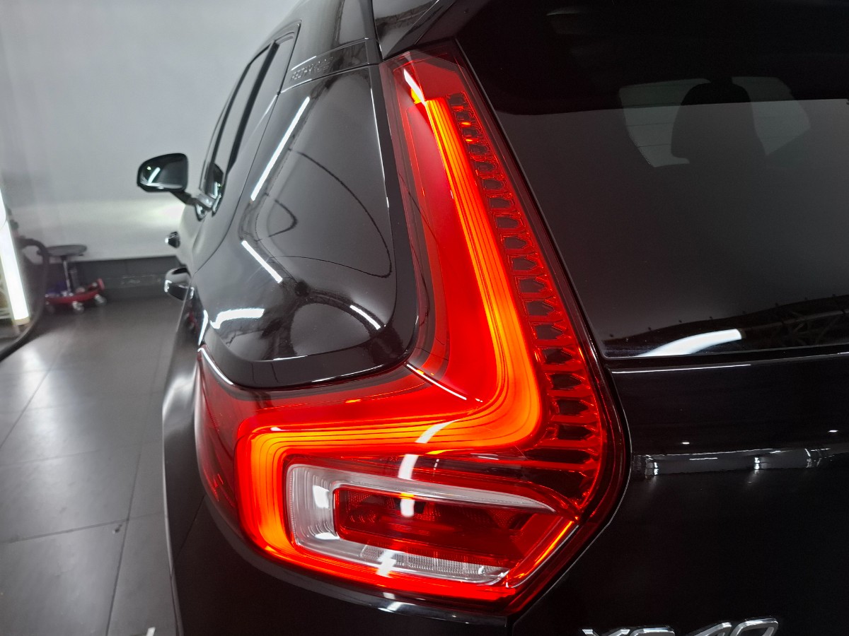 Volvo XC40 1.5 T4 Recharge Inscription |Stoelverwarming|Pano|H&K|