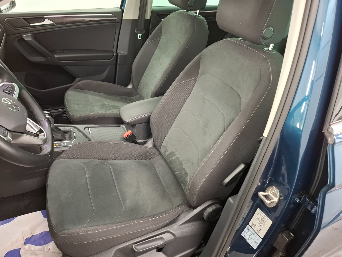 Volkswagen Tiguan Elegance eHybrid 1.4 TSI 245PK | Pano Area-View Matrix-LED Keyless | Nighshade Blue