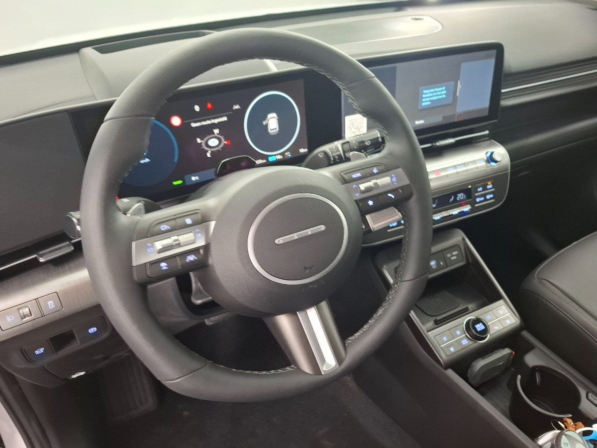 Hyundai Kona Premium 65.4 KWH Vol Leer Stoelverwarming Stoelverkoeling HUD