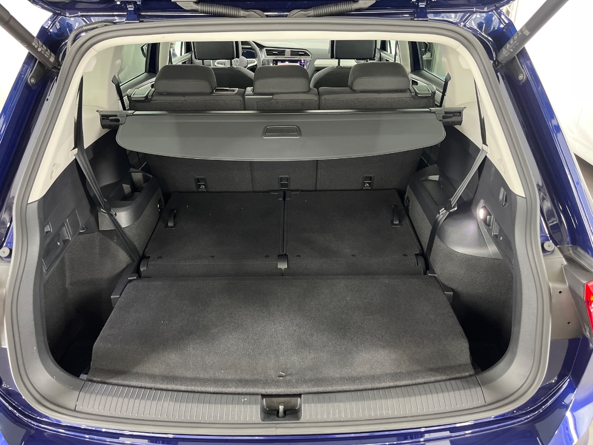 Volkswagen Tiguan Allspace 1.5 TSI Life Business 7p. |Pano|Trekhaak|ACC|Stoelverwarming|
