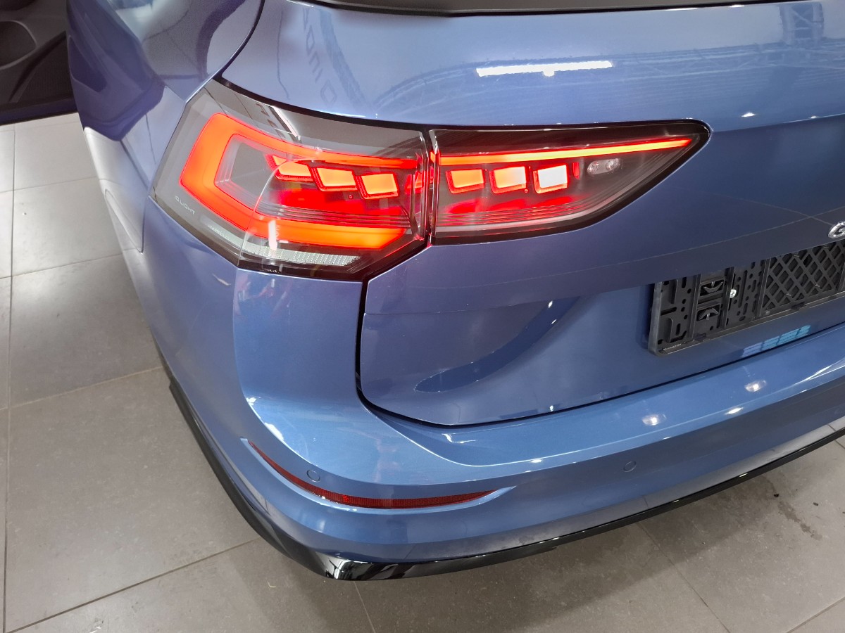 Volkswagen Golf Variant VIII 1,5eTSI 150PK DSG R-Line +