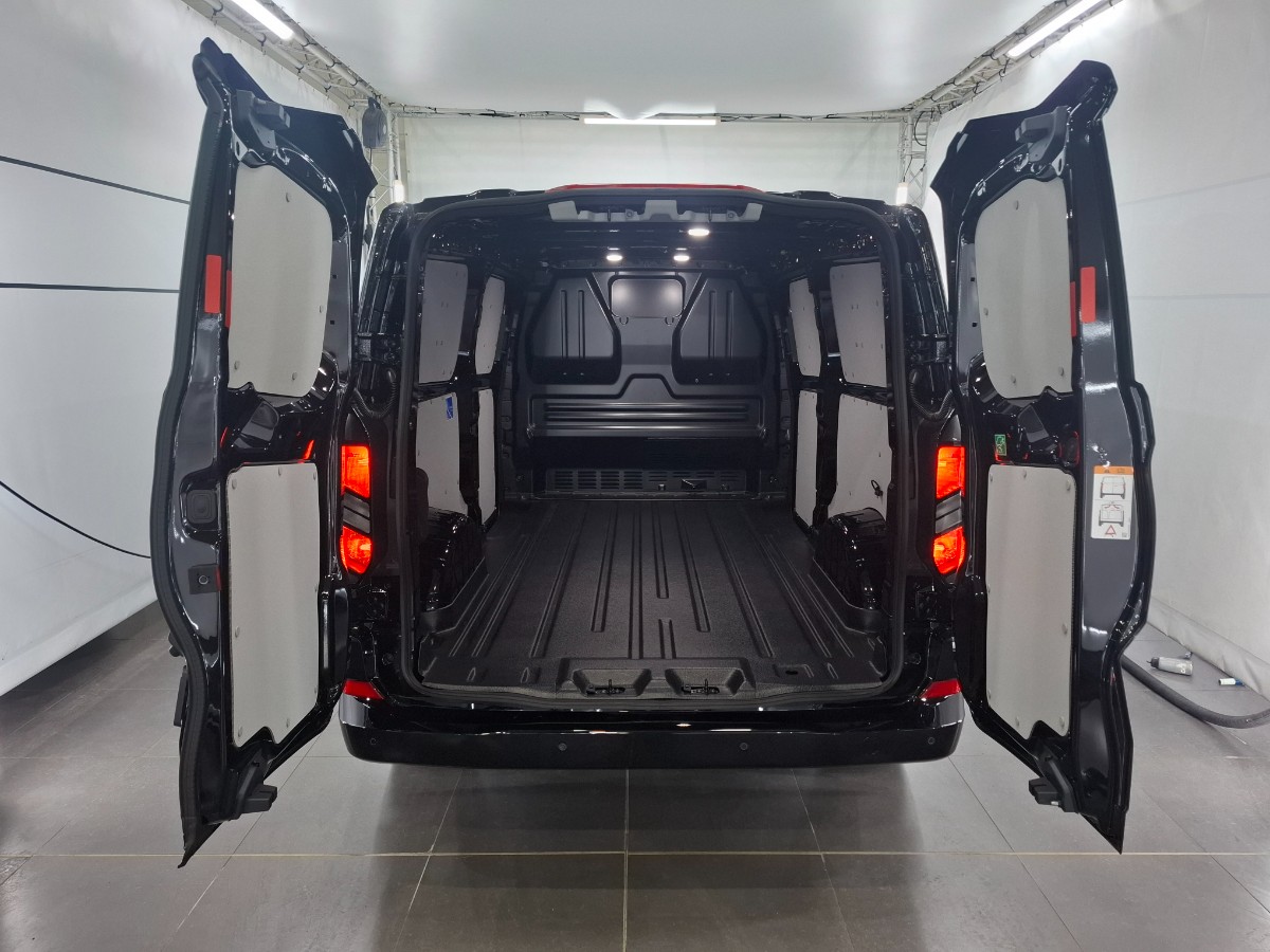 Ford Transit Custom 320 2.0 TDCI L2H1 Limited