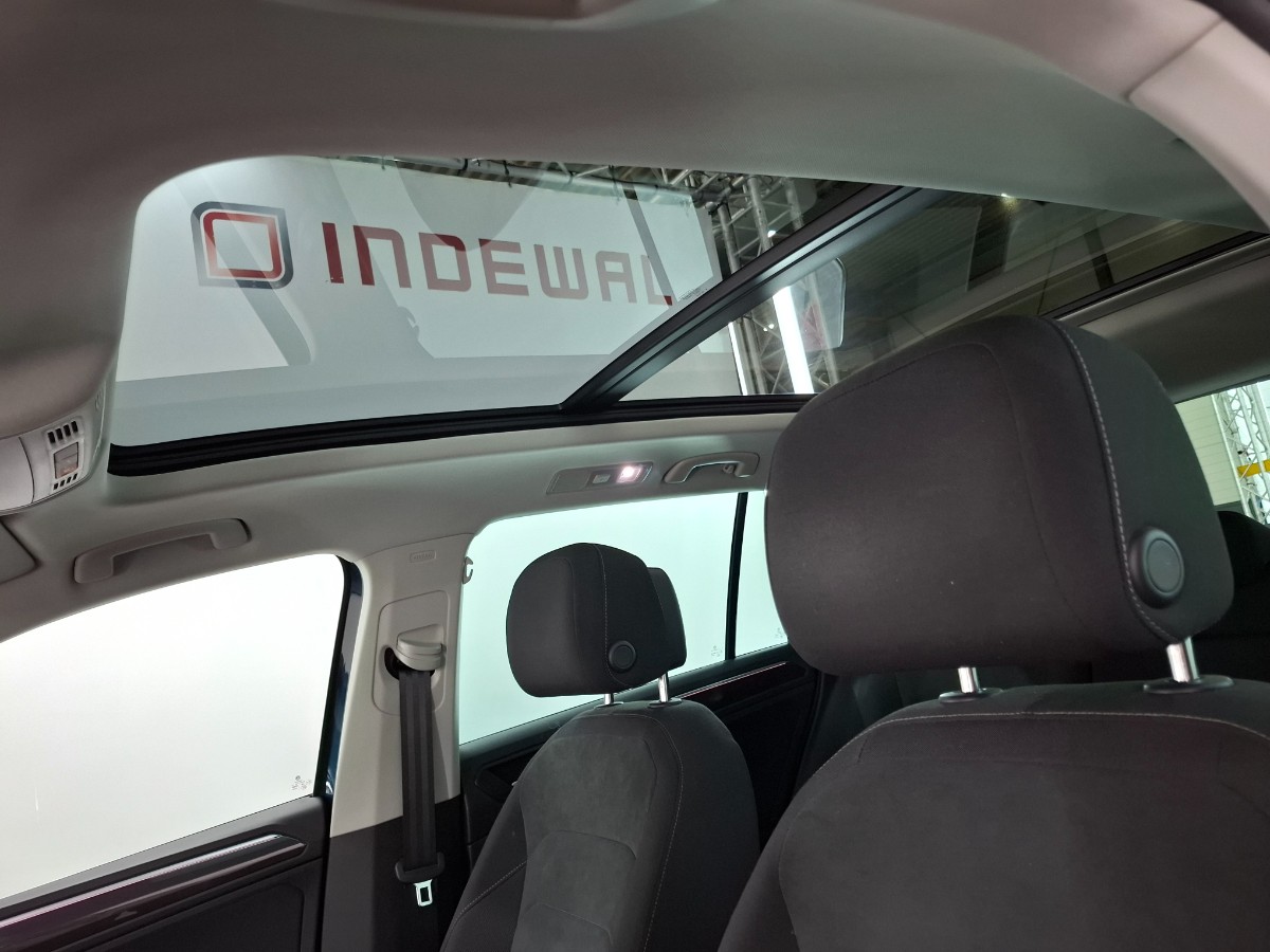 Volkswagen Tiguan Elegance eHybrid 1.4 TSI 245PK | Pano Area-View Matrix-LED Keyless | Nighshade Blue