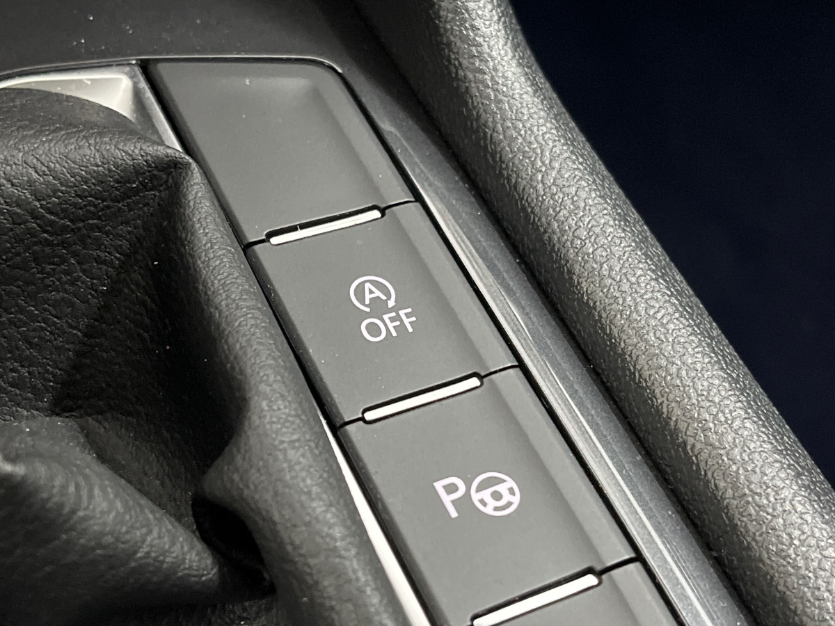 Volkswagen Tiguan Allspace 1.5 TSI Life Business 7p. |Pano|Trekhaak|ACC|Stoelverwarming|
