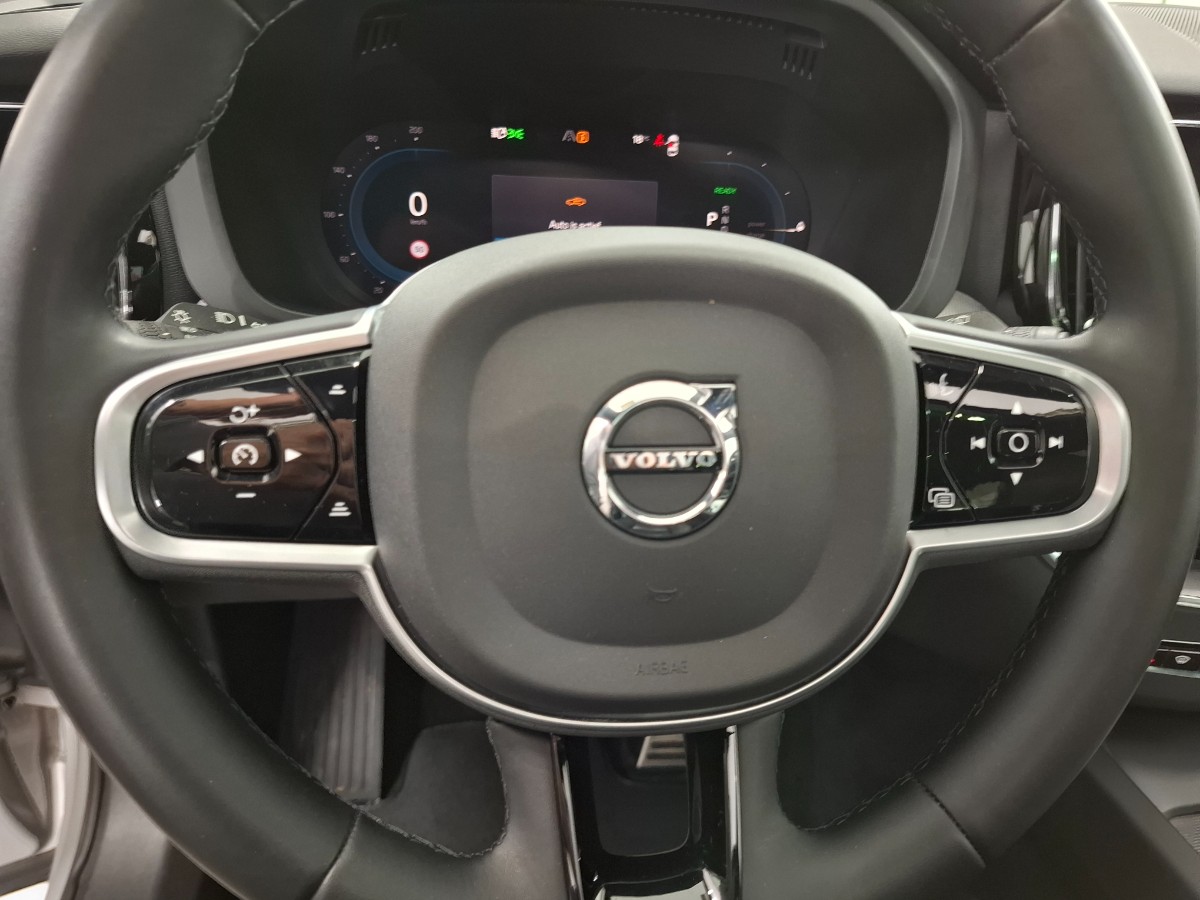 Volvo XC60 2.0 T8 AWD Recharge R-Desgin |Pano|H&K|Memory|Stoelverwarming|
