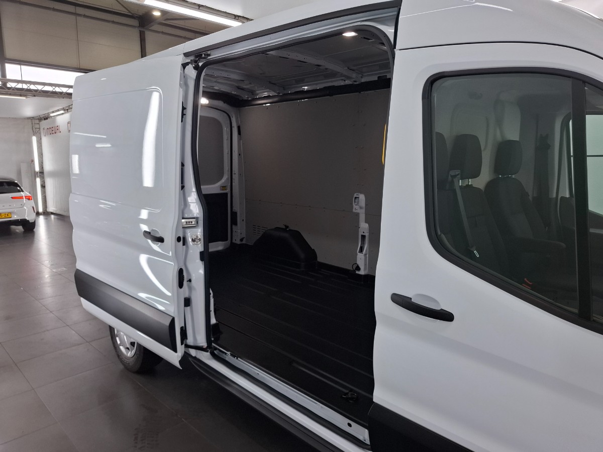 Ford Transit Trend 130PK Automaat | SYNC4 | Trekhaak | Stoelverwarming | Laadruimte pack