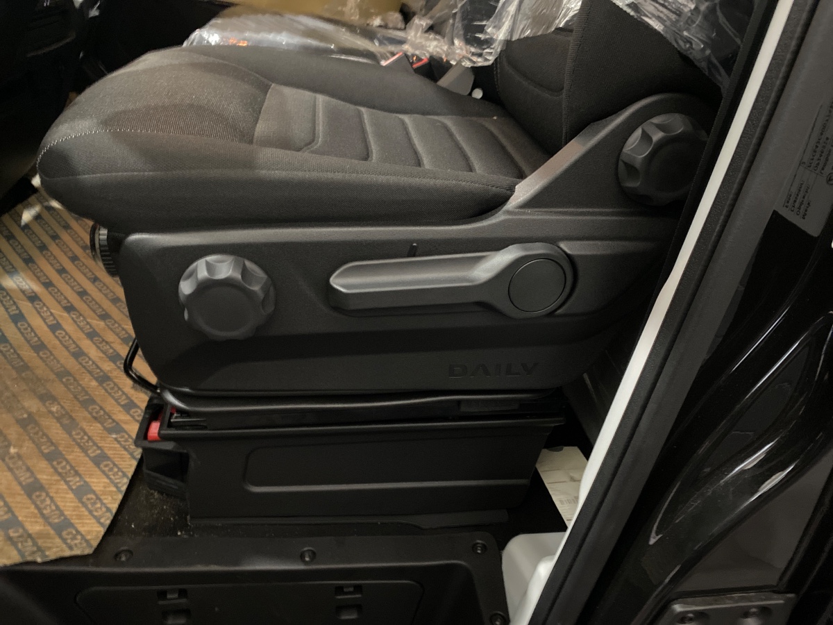 Iveco Daily NW MODEL | 40C18 3.0 Automaat Bakwagen met Laadklep