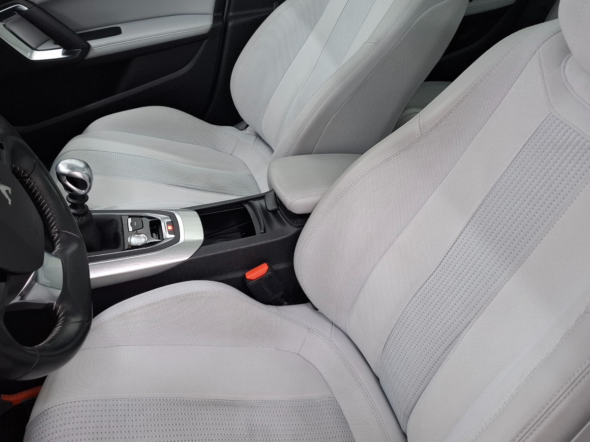 Peugeot 308 1.5 BlueHDi Blue Lease Premium