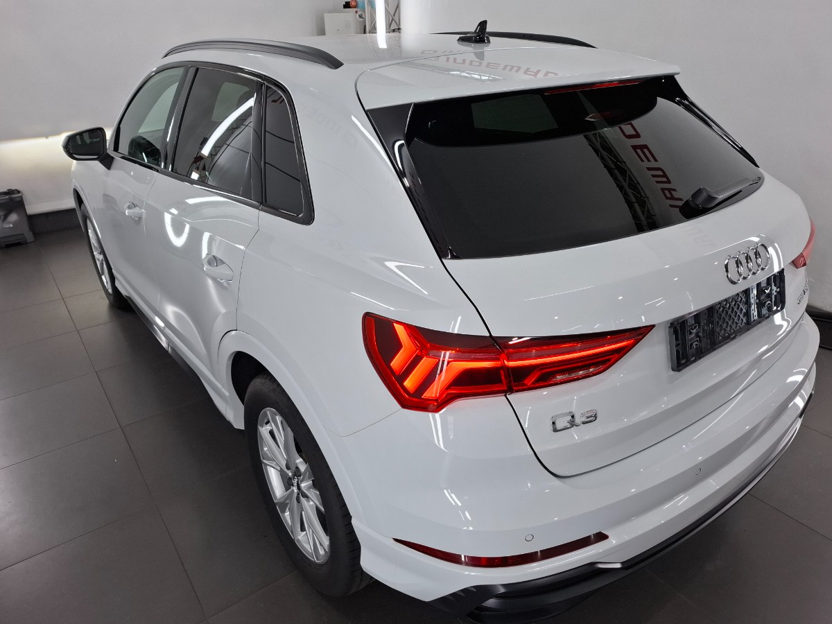 Audi Q3 35TFSI 150PK S-tronic S-edition Metallic stoelverwarming