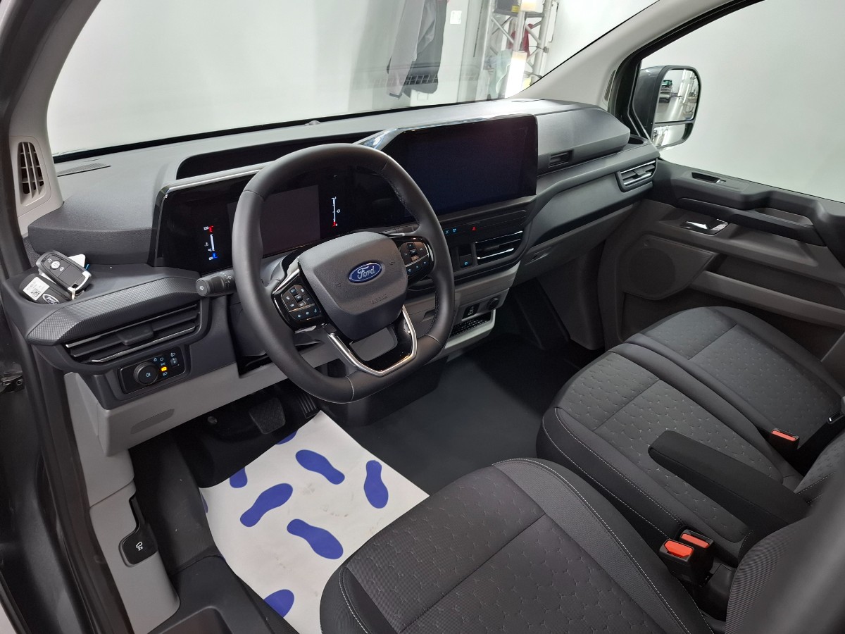 Ford Transit Custom 320 2.0 TDCI L2H1 Limited