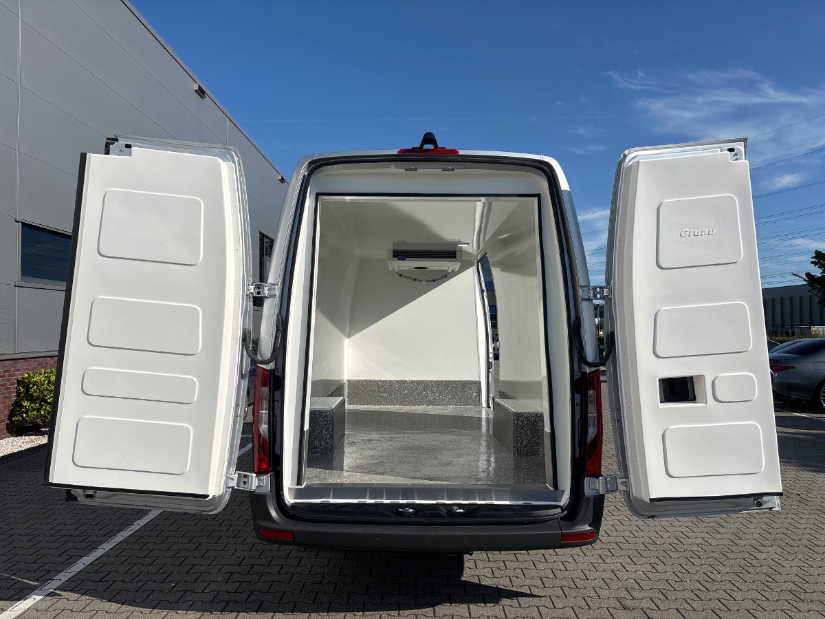 Mercedes-Benz Sprinter 317 CDI L3H2 AUT | Koelwagen Carrier Xarios 300 Carpol | MBUX NAV CC CAM