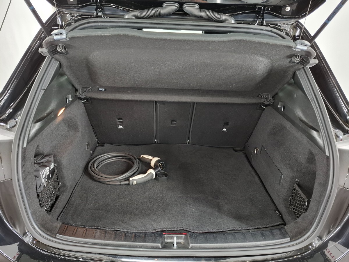 Mercedes-Benz GLA-klasse 250 e Business Solution AMG Sfeerverlichting Trekhaak 360 Cam