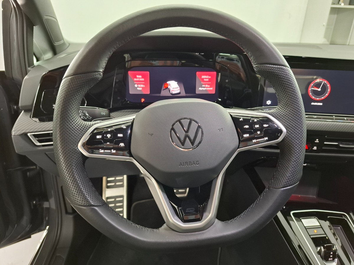 Volkswagen Golf 1.5 eTSI R-Line