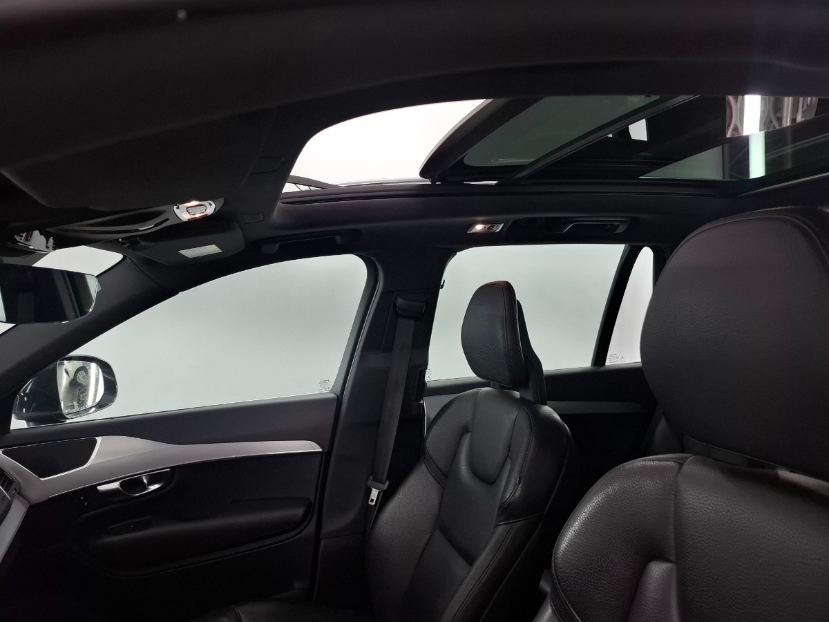 Volvo XC90 2.0 T8 Twin Engine AWD Pano Luchtvering Trekhaak 7P Leder ACC Stoelverwarming