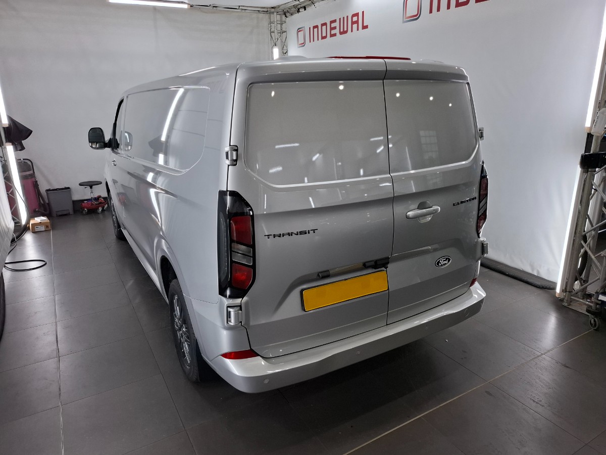 Ford Transit Custom 320 2.0 TDCI L2H1 Limited