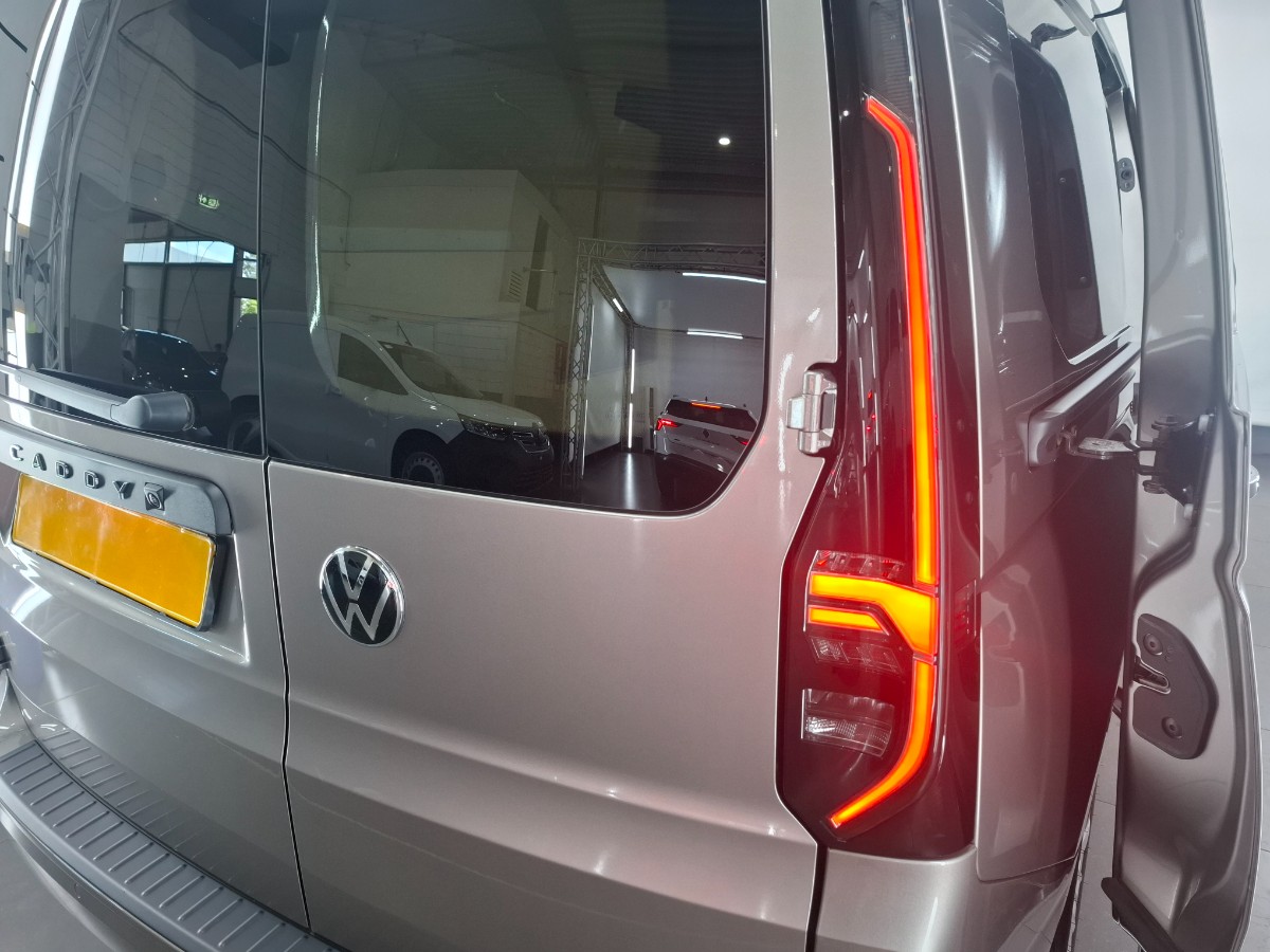 Volkswagen Caddy Maxi 2.0 TDI DSG | LED | Virtual | Camera | Keyless | Trekhaak | Winterpakket
