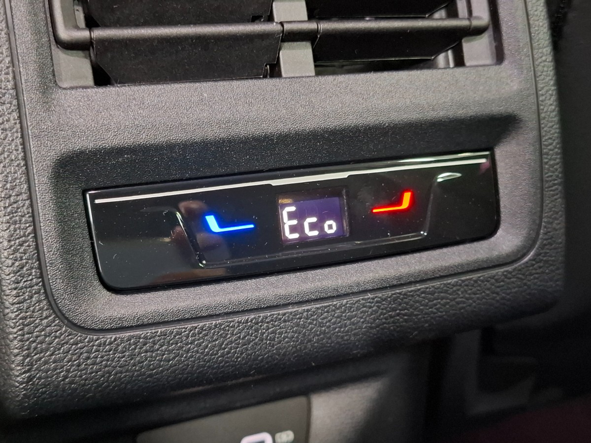 Volkswagen Golf Style 1.5 TSI eHybrid DSG | Zwart dak | IQ LIGHT | LMV 18 Catania | Winterpakket | PURE WHITE
