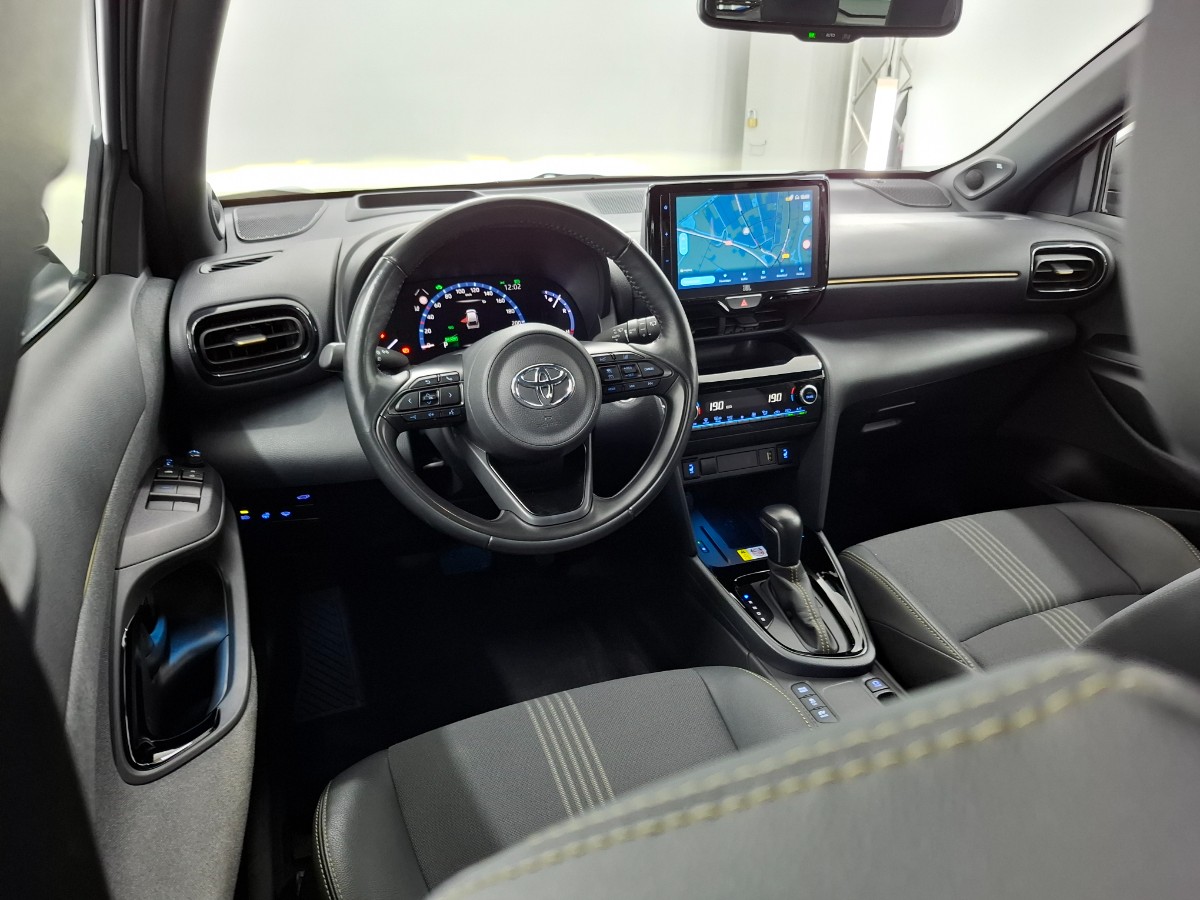 Toyota Yaris Cross 1.5 Hybrid Adventure Winterpakket Groot Navi Blind Spot JBL