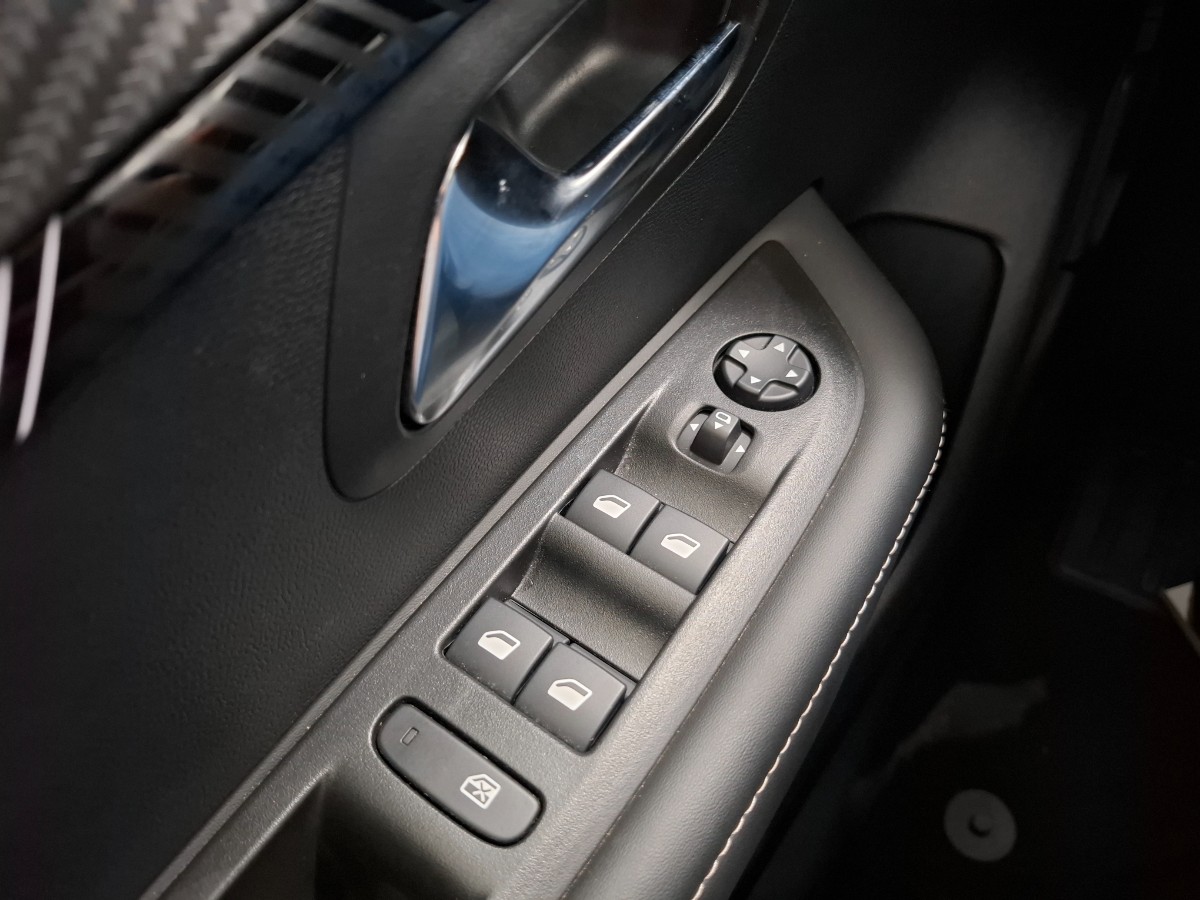 Peugeot 208 Hybrid 100 e-DCS6 Allure Selenium Virtual Camera Stoelverwarming