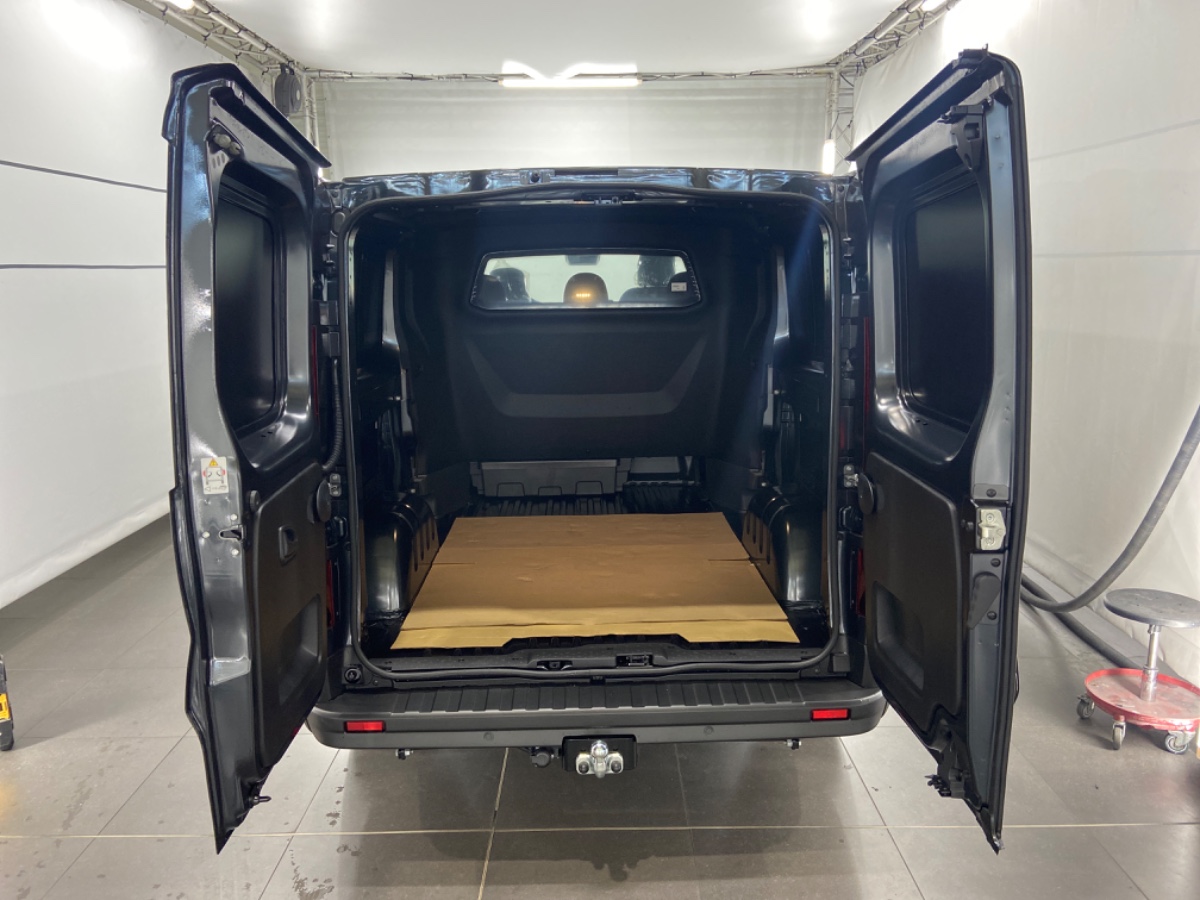 Renault Trafic L2H1 T29 DC dCi 130 Advance | LMV CAM THK | NWPRIJS 37500 EX