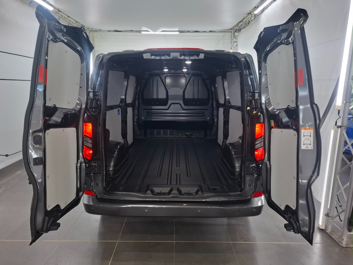 Ford Transit Custom 320 2.0 TDCI L2H1 Limited