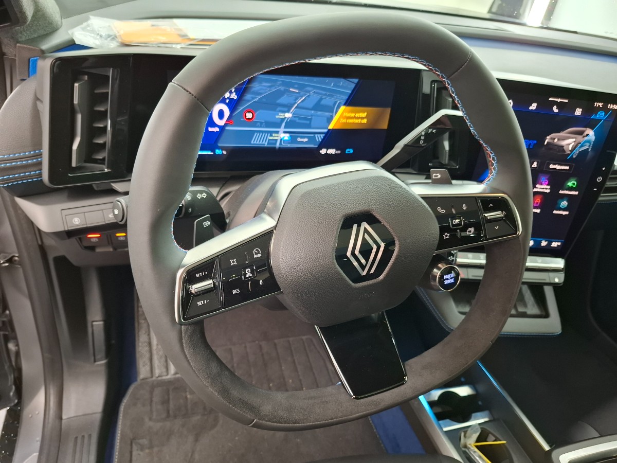 Renault Scenic E-Tech EV87 long range Alpine Panoramadak Solarby