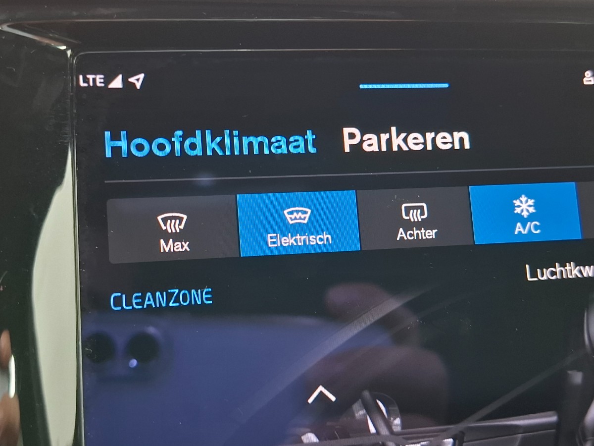 Volvo XC60 2.0 T8 AWD Recharge R-Desgin |Pano|H&K|Memory|Stoelverwarming|