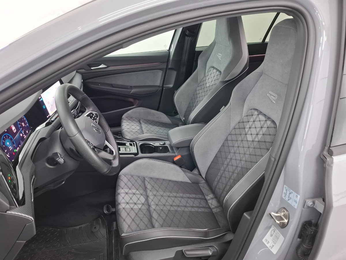 Volkswagen Golf 1.5 TSI DSG R-Line | LED Plus | Moonstone Grey