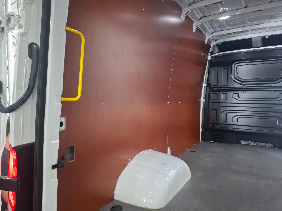Volkswagen Crafter 50 Dubb. Lucht 160PK AUT L3H3 | 3,5t TG