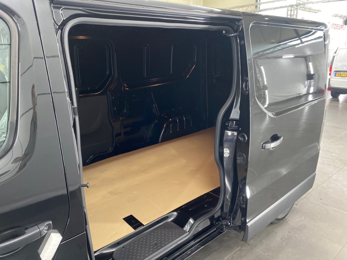 Renault Trafic 2.0 dCi 130 T30 L2H1 Work Edition 2xSD NAV Pack Parking