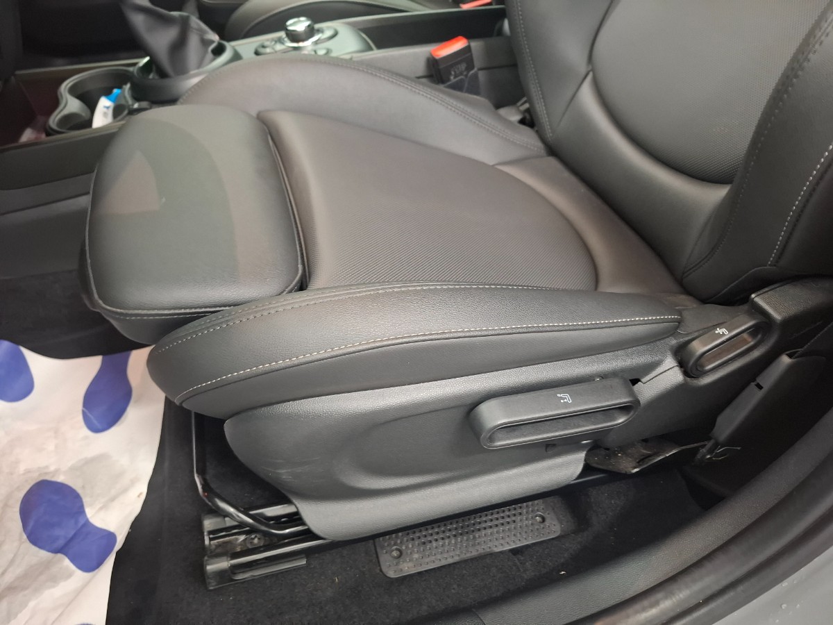 Mini Countryman Cooper S E ALL4 AT – Leder Stoelverwarming Navi – Moonwalk Grey