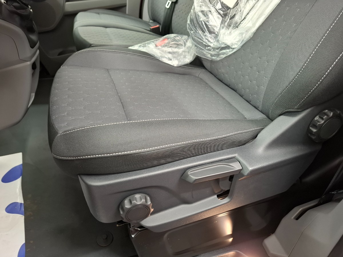 Ford Transit Custom Limited L2H1 320 | Driver P. Premium | 17 LMV | Stuurverw. | Draadloos laden | Dubb. Vergr.