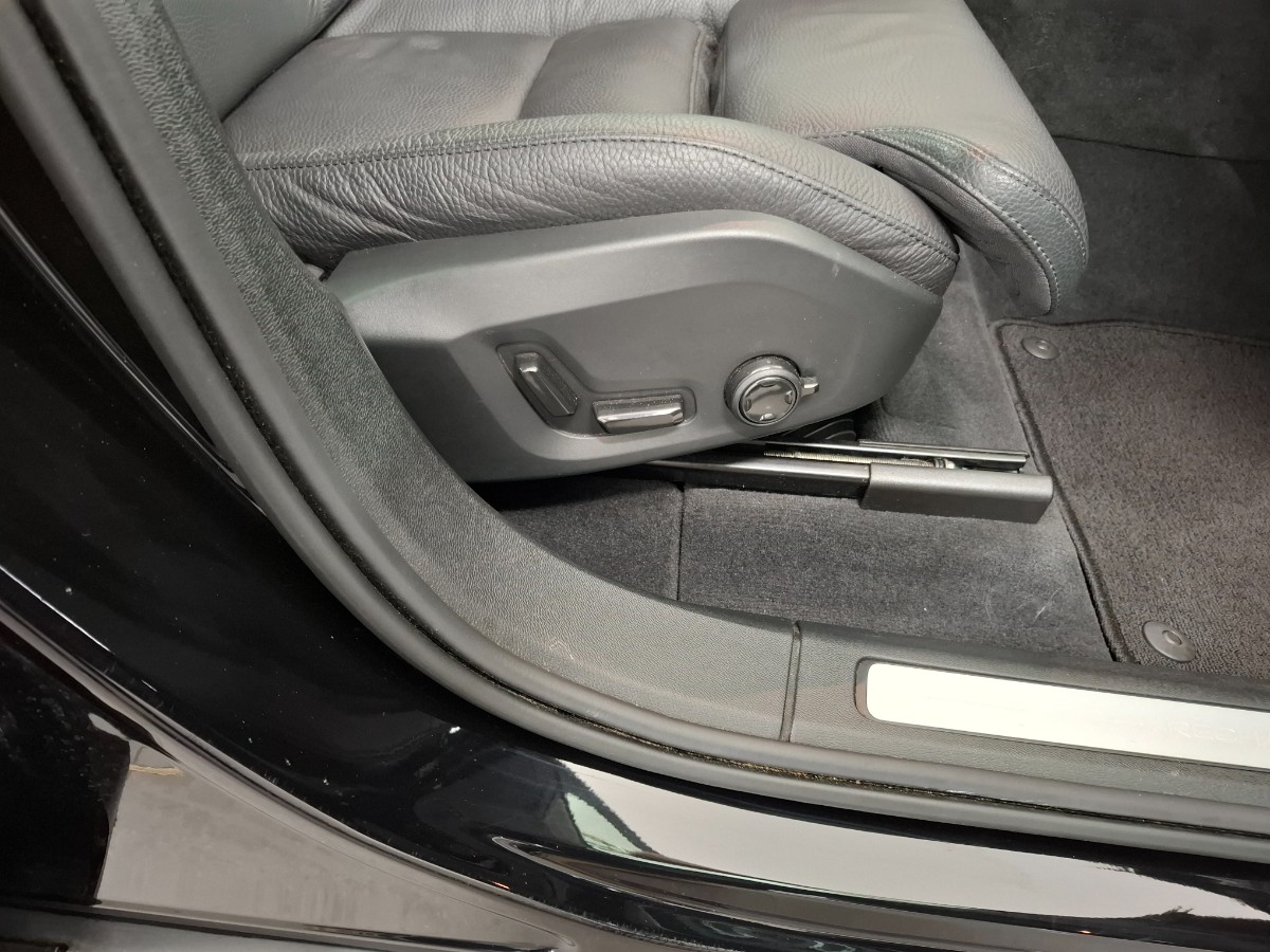 Volvo XC60 2.0 T6 Recharge AWD Plus Dark Long Range |H&K|Dodehoek|Pano|