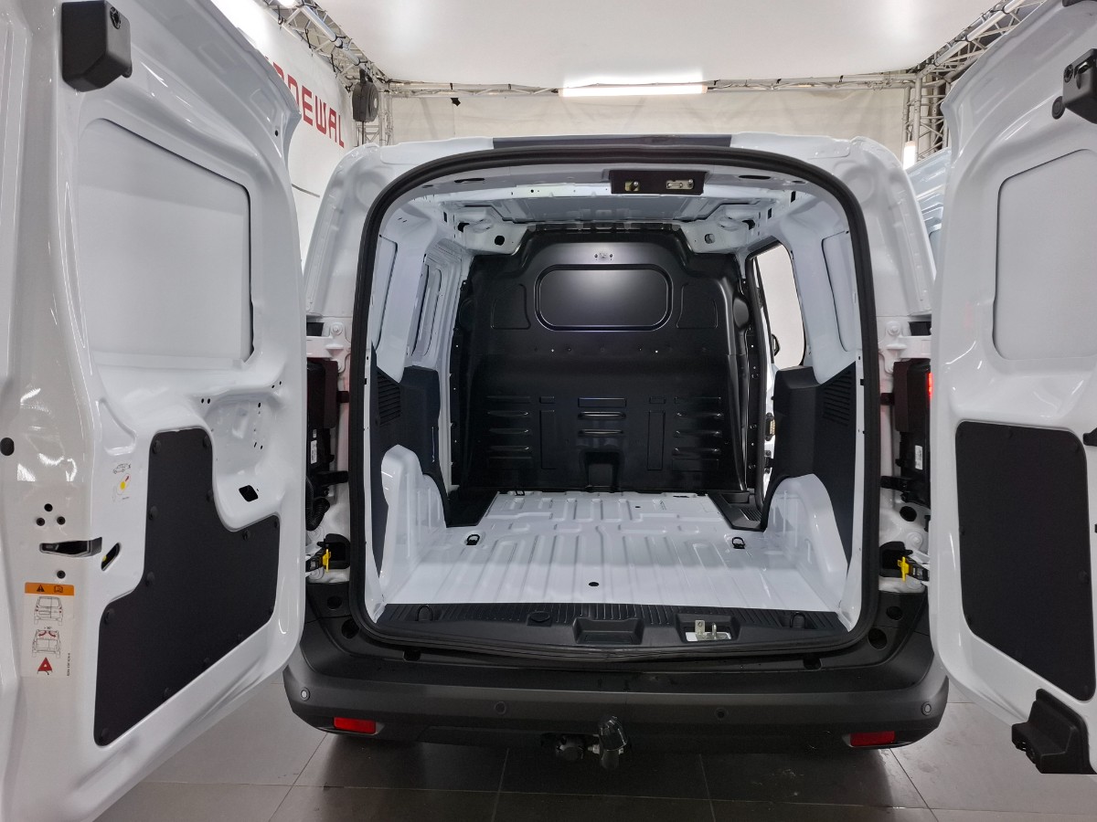 Ford Transit Courier 1.5L ECOBLUE 100PK TREND 16 IN. LICHTMETALEN VELGEN, 10-SPAAK0S , LED LAADRUIMTEVERLICHTING , LED DAGRIJVERLICHTING , PARKING PACK , TREKHAAK BPM VRIJ