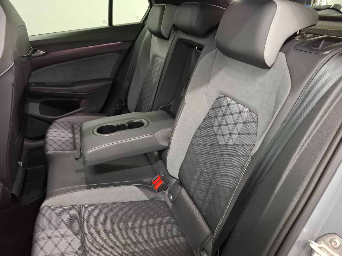 Volkswagen Golf 1.5 TSI DSG R-Line | LED Plus | Moonstone Grey