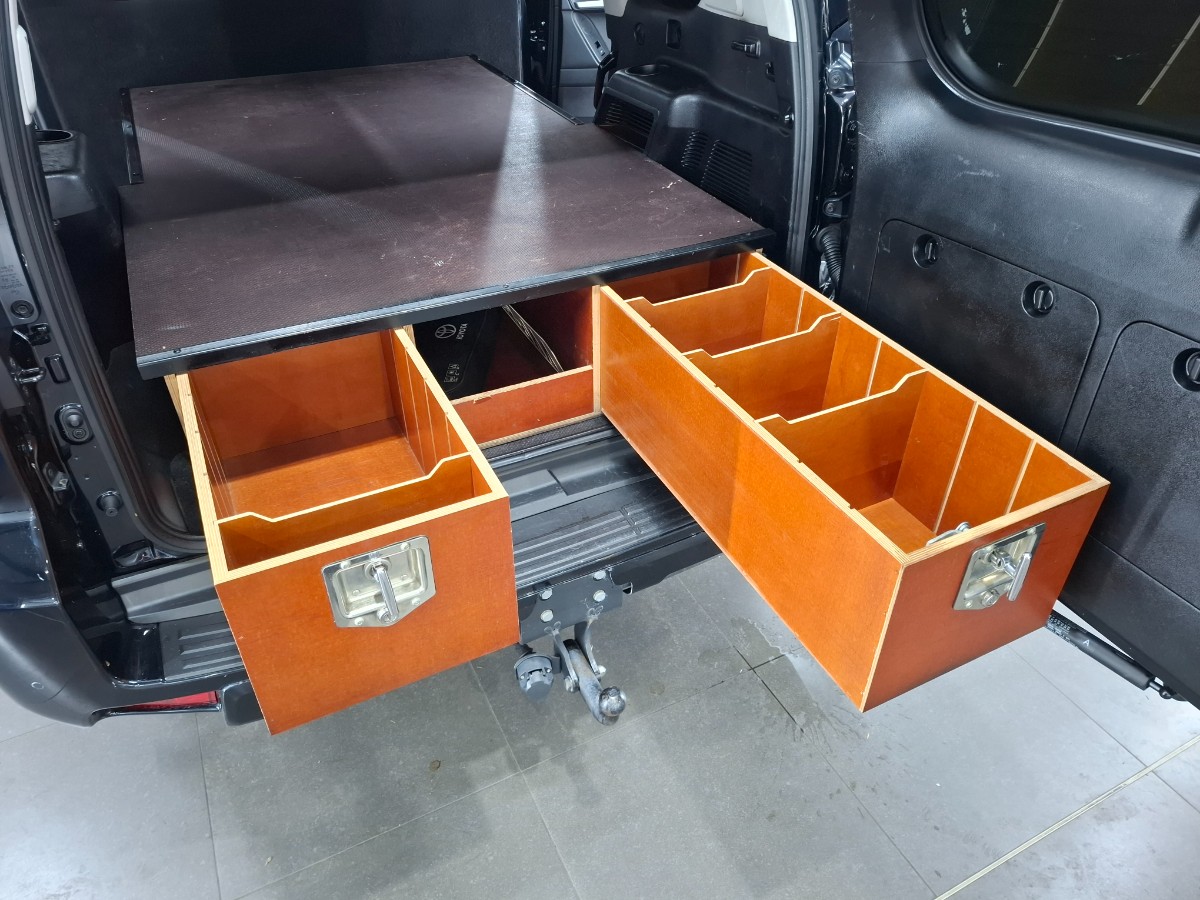 Toyota Land Cruiser 2.8 D-4D-F Professional Van | AVS Luchtvering | ACC | Stoelventilatie | Memory | 360 camera | JBL Audio