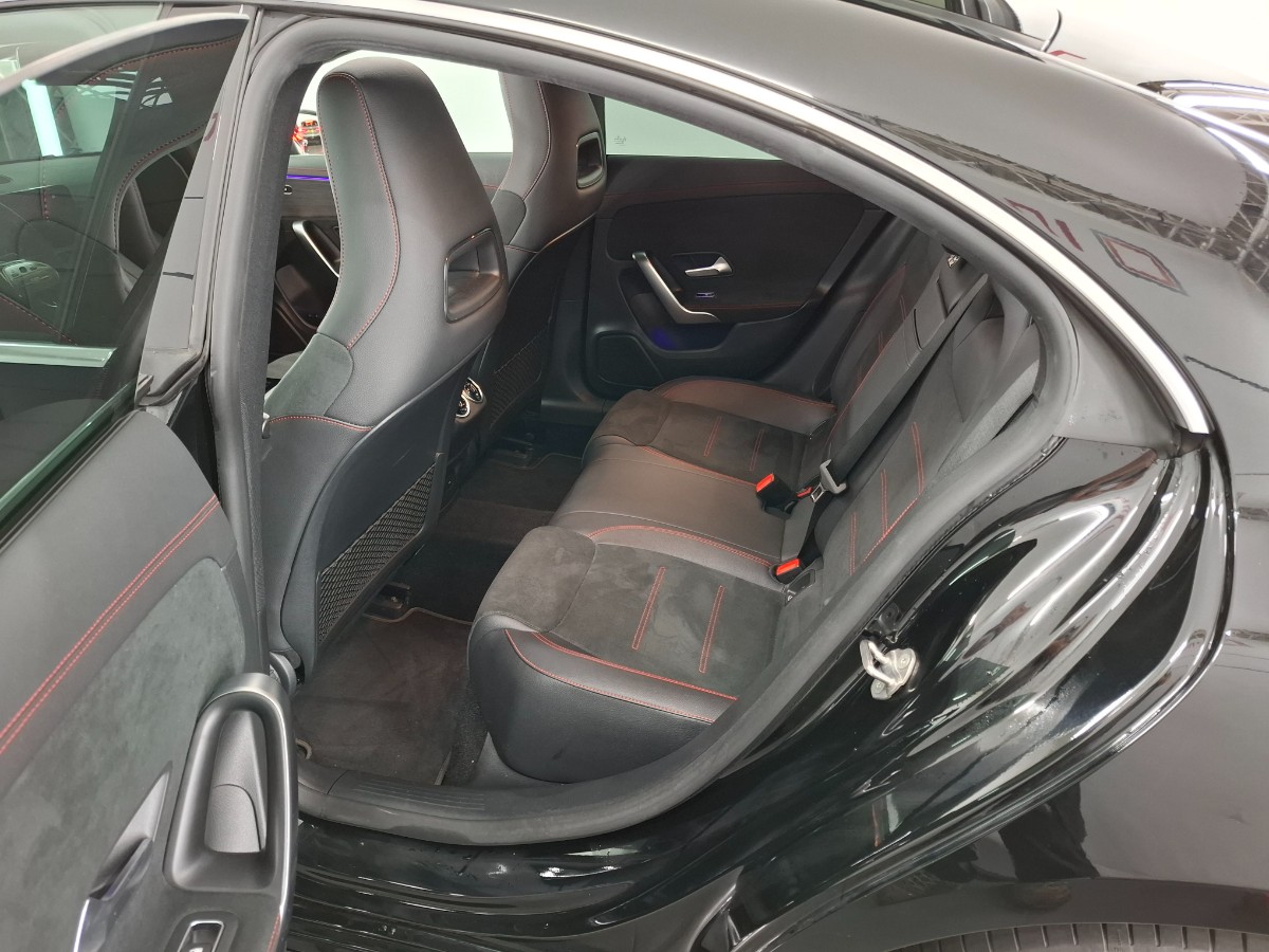 Mercedes-Benz CLA 250 e Business Solution AMG Pano Sfeer Stoelverwarming