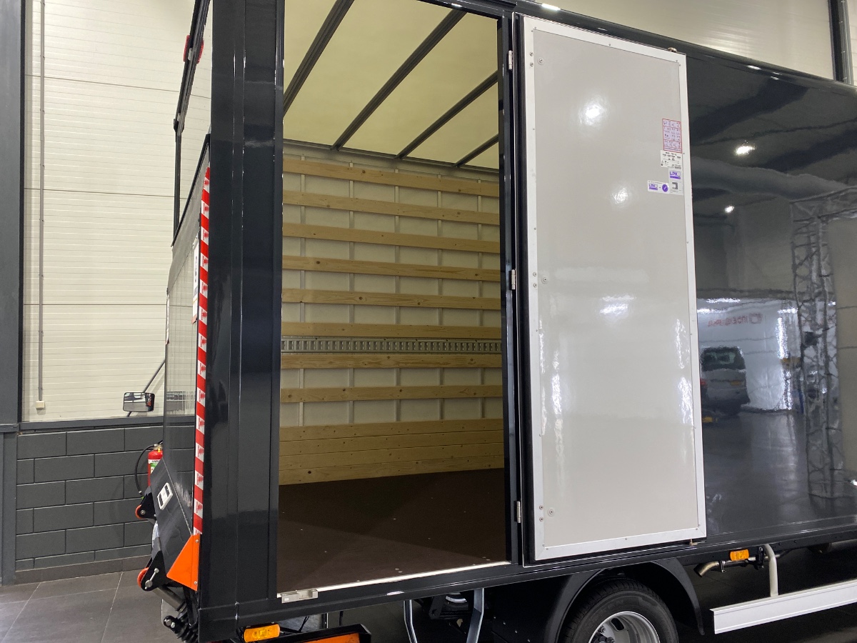Iveco Daily NW MODEL | 40C18 3.0 Automaat Bakwagen met Laadklep