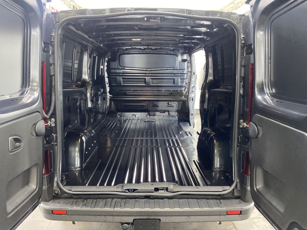 Renault Trafic 2.0 Blue dCi 110 T30 L2H1 Advance | Gris Comete | Trekhaak Rswiel