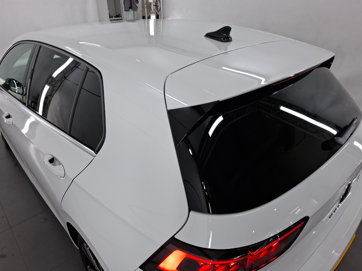 Volkswagen Golf Style 1.5 TSI eHybrid DSG | IQ LIGHT | LMV 18 Catania | Winterpakket | PURE WHITE