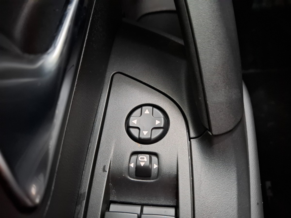 Peugeot 2008 1.2 PureTech 100 Allure