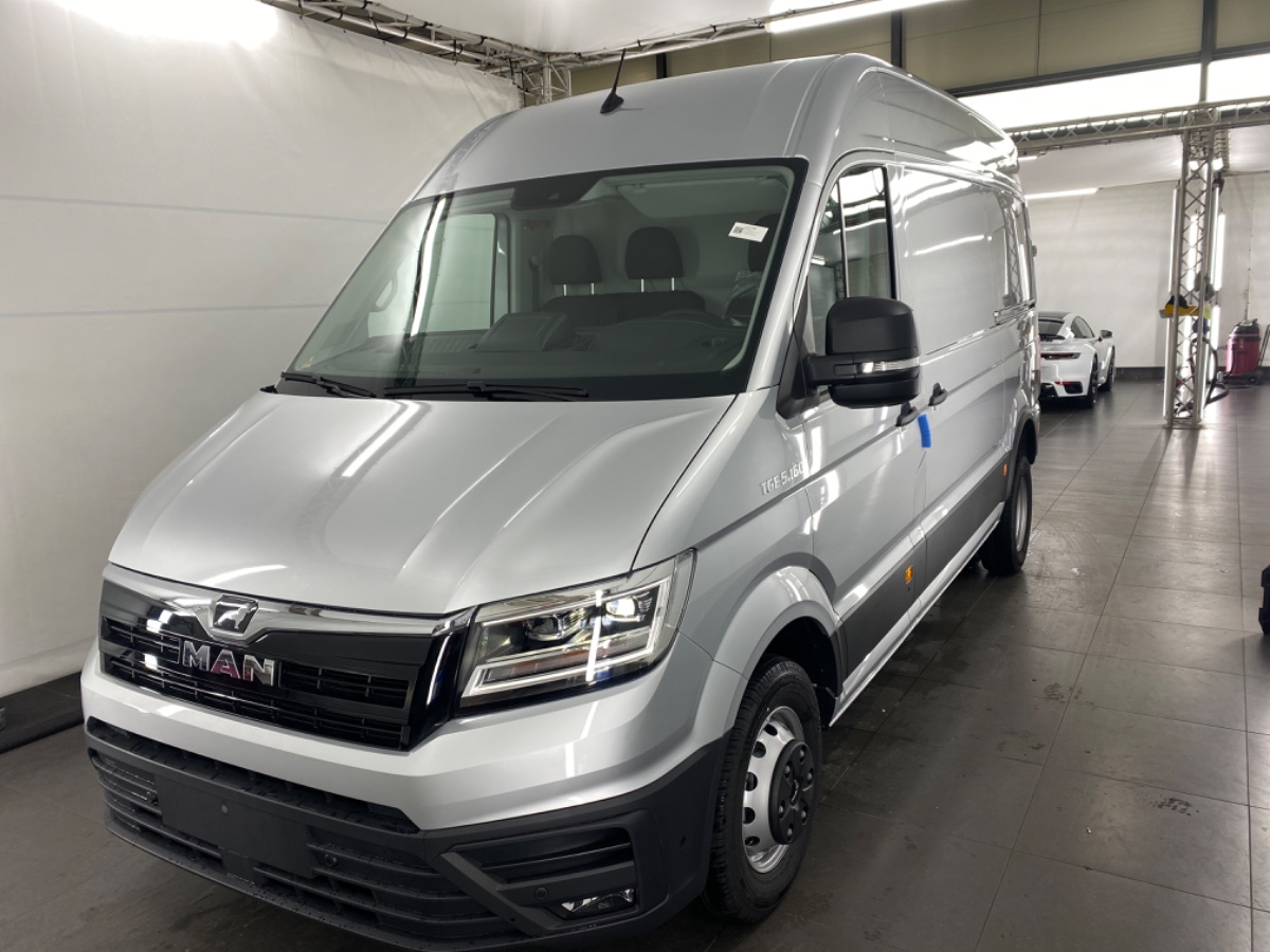 MAN TGE 5.160 L3H3 RWD Dubb. Lucht AUT8 | Reflex silver | Climatronic | Assist pak | Comfortpak. Plus | Bsn Navi | Licht Zicht (LED) | Trekhaak 3,5t | Adaptive Cruise | Schuifdeur links