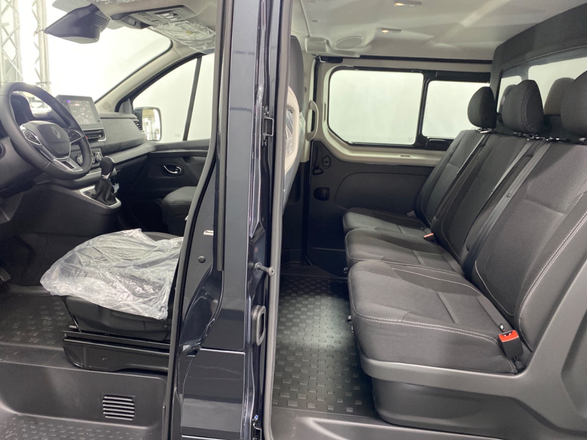 Renault Trafic L2H1 T29 DC dCi 170 EDC Extra – Gris Comete