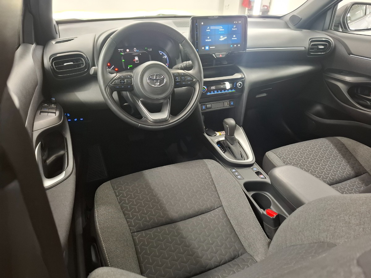 Toyota Yaris Cross 1.5 Hybrid Team D Winterpakket Navi/Smart Pakket