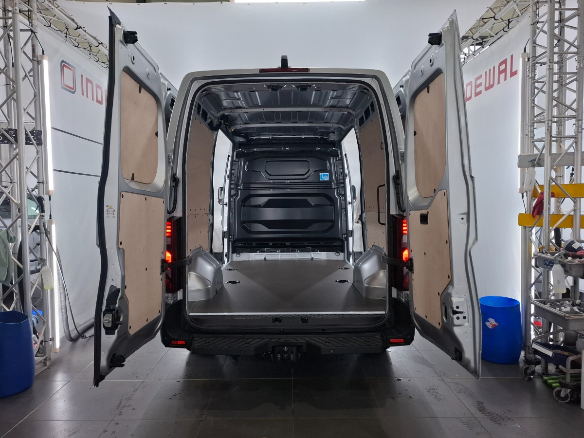 Renault Master E-Tech T35 L2H2 Extra long range 87 kWh | 2x Schuifdeur Trekhaak Allseasons Betimmering Opstap