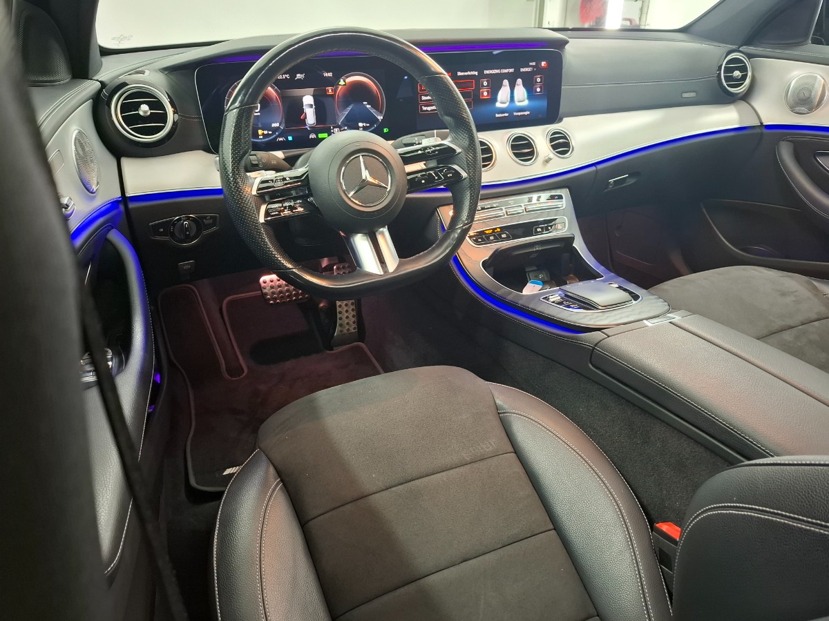 Mercedes-Benz E-klasse Estate 300 e AMG Line Pano Burmeister Elect stoelen met geheugen