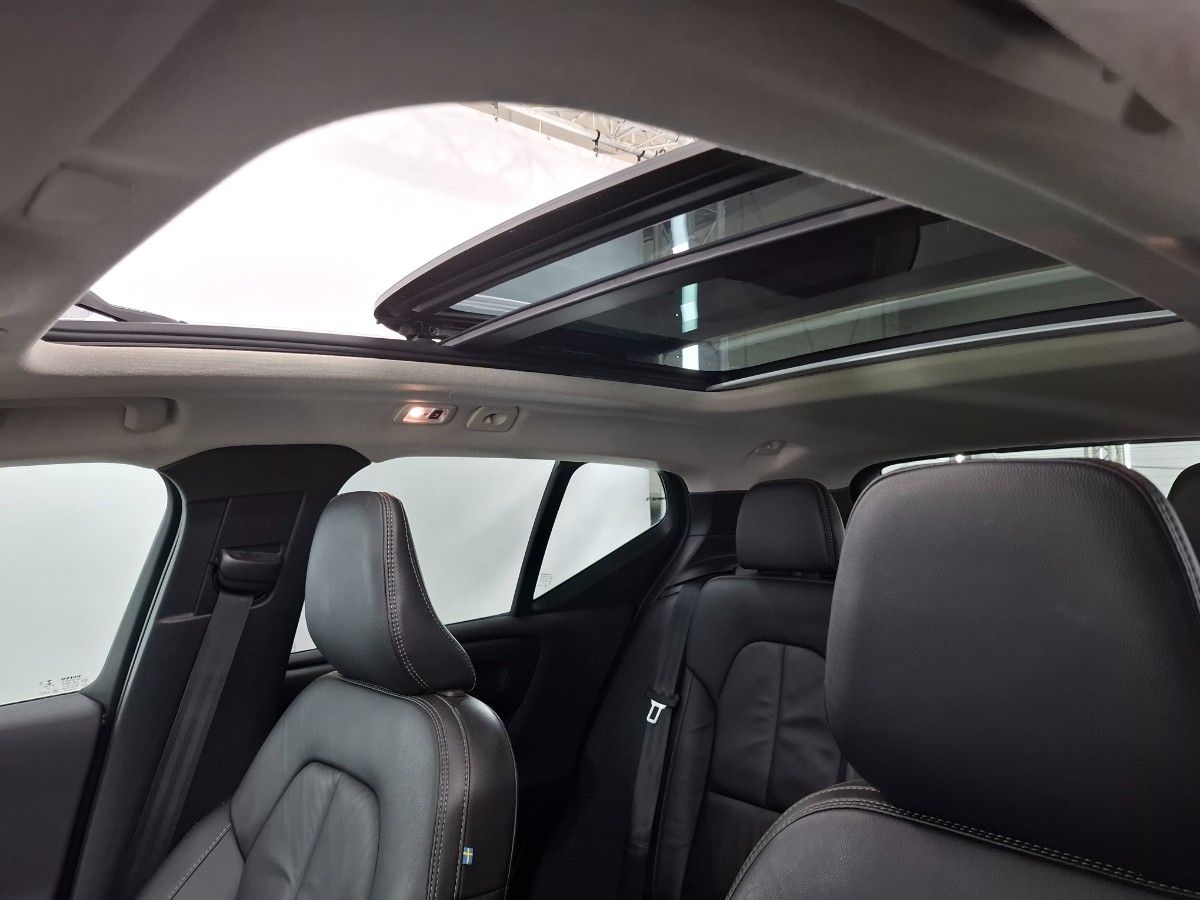 Volvo XC40 1.5 T4 Recharge Inscription |Stoelverwarming|Pano|H&K|